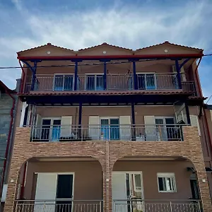 House Kiratsi Σάρτη